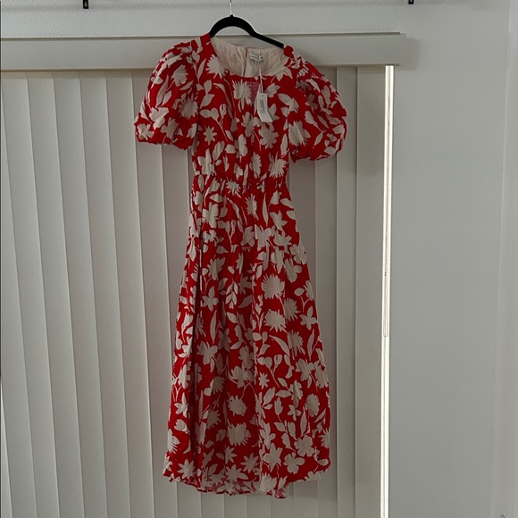 Moon River Medium NWT back cutout maxi Floral Red and White - Picture 1 of 3